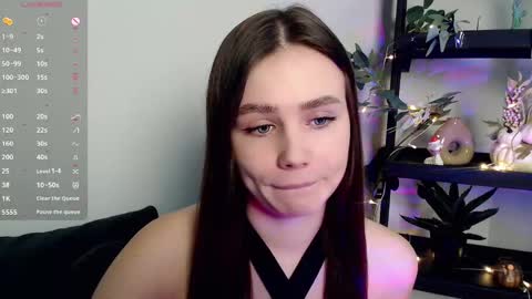 lolapalmer_ online show from January 28, 2025, 7:53 pm