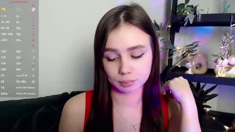 lolapalmer_ online show from February 5, 2025, 10:55 pm
