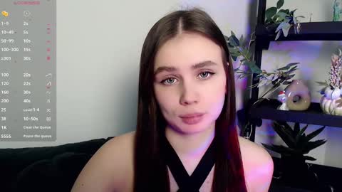 lolapalmer_ online show from February 9, 2025, 8:13 pm
