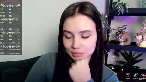 lolapalmer_ online show from February 15, 2025, 8:22 pm