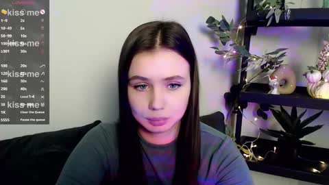 lolapalmer_ online show from February 16, 2025, 3:15 am