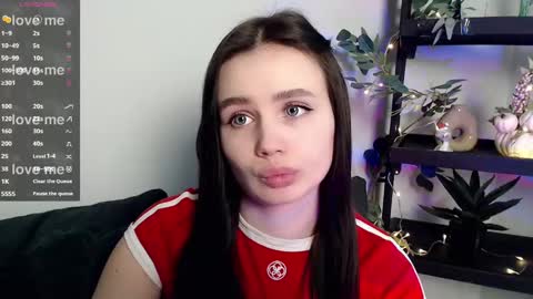 lolapalmer_ online show from February 18, 2025, 12:37 am