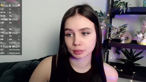 lolapalmer_ online show from February 20, 2025, 7:52 pm