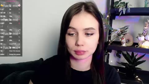 lolapalmer_ online show from February 24, 2025, 7:52 pm