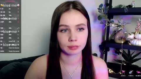 lolapalmer_ online show from March 9, 2025, 7:37 pm