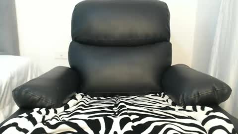 Snapshot of lolapaz3 chatting on March 9, 2025, 6:32 pm Lola online show from March 9, 2025, 6:32 pm