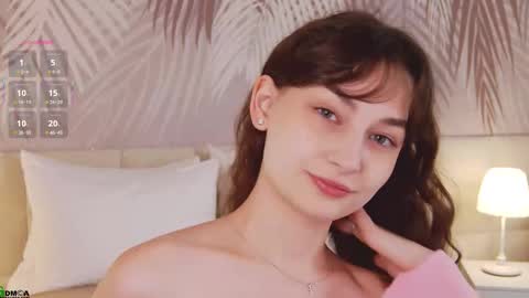Lola online show from September 9, 2025, 1:49 am
