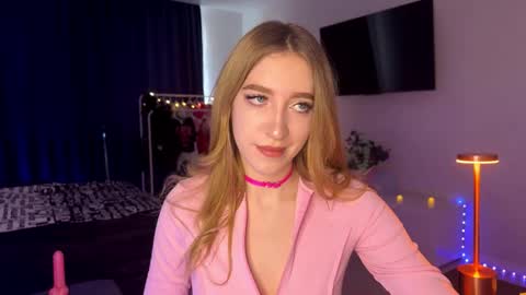 hi im Lola nice to meet you online show from March 9, 2026, 8:40 am