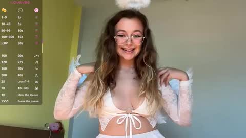 Lolatheangel online show from November 9, 2025, 4:33 am