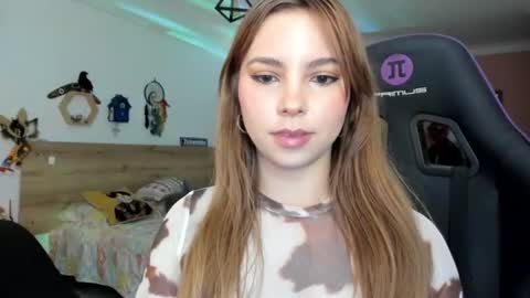 Snapshot of lolaverse chatting on June 15, 2026, 4:42 pm Lola doll online show from June 15, 2026, 4:42 pm