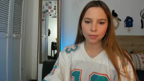 Snapshot of lolaverse chatting on July 21, 2026, 7:27 pm Lola doll online show from July 21, 2026, 7:27 pm