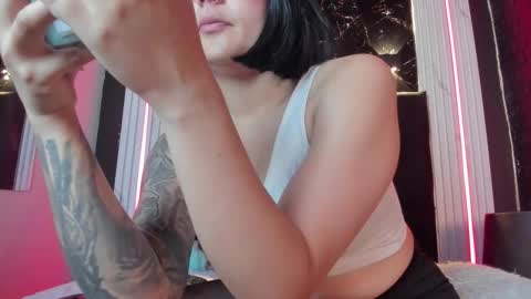 Snapshot of lolaxxxperiience chatting on November 19, 2025, 11:32 am Lola online show from November 19, 2025, 11:32 am