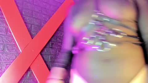 Snapshot of lolaxxxperiience chatting on December 19, 2025, 11:28 am Lola online show from December 19, 2025, 11:28 am