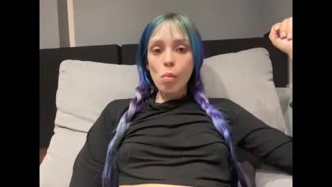 lole online show from November 11, 2025, 4:34 am