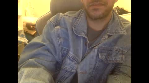 Snapshot of lolgivali chatting on January 10, 2025, 5:02 pm lolgivali online show from January 10, 2025, 5:02 pm