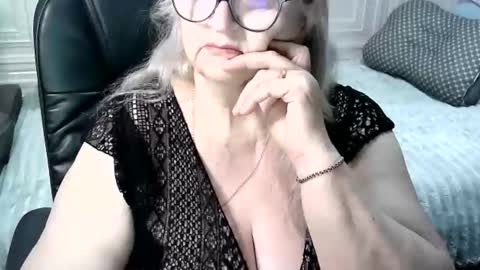 Snapshot of lolkaalyss chatting on April 23, 2026, 7:27 pm LolkaAlyss online show from April 23, 2026, 7:27 pm