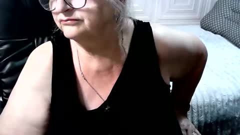 Snapshot of lolkaalyss chatting on May 28, 2026, 8:50 pm LolkaAlyss online show from May 28, 2026, 8:50 pm