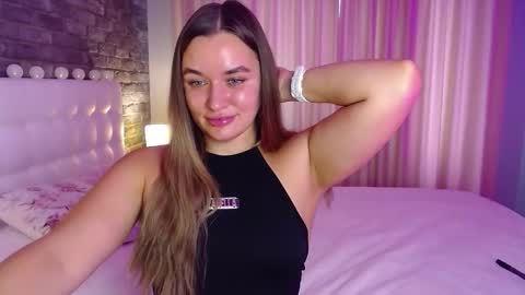 Snapshot of lollidoli__ chatting on November 16, 2025, 10:43 am Victoria online show from November 16, 2025, 10:43 am