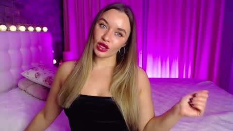 Snapshot of lollidoli__ chatting on December 14, 2025, 6:34 pm Victoria online show from December 14, 2025, 6:34 pm