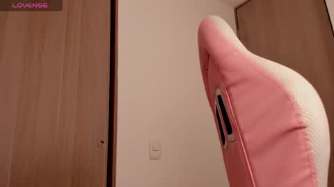 Lolly  online show from February 24, 2025, 1:57 am