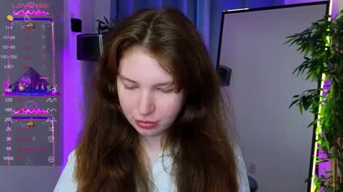 Mona online show from October 5, 2025, 2:26 pm