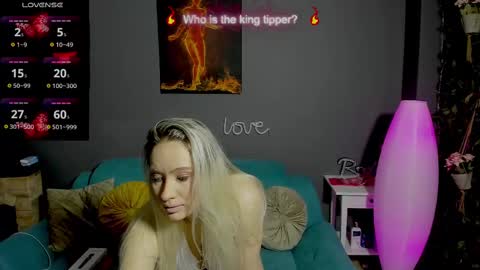 Snapshot of lollyhotpop chatting on February 19, 2025, 11:14 pm lollyhotpop online show from February 19, 2025, 11:14 pm