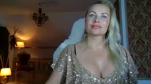 Snapshot of lollyta2023 chatting on January 11, 2025, 2:36 pm Roxy online show from January 11, 2025, 2:36 pm