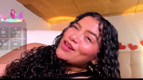 loly_marce online show from February 20, 2025, 9:20 pm