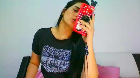 estehfania online show from February 9, 2025, 1:22 am