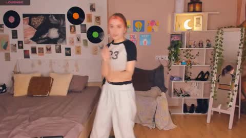 Lona online show from February 11, 2026, 6:57 pm