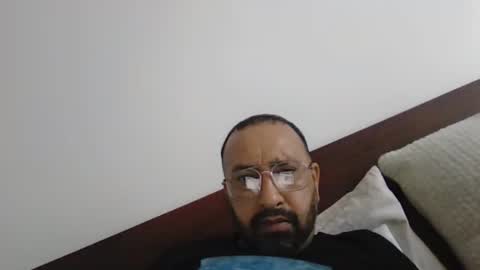 Snapshot of london0555 chatting on October 17, 2025, 6:10 pm london0555 online show from October 17, 2025, 6:10 pm