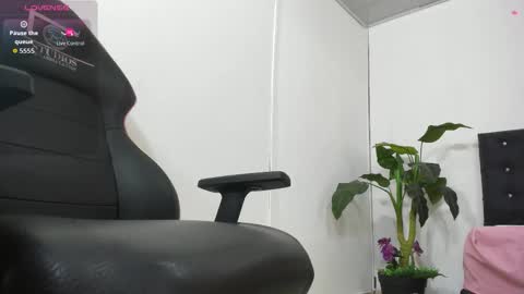 london_tay online show from September 20, 2025, 7:04 pm