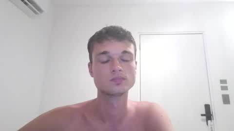 Snapshot of london_tomy chatting on November 29, 2025, 4:48 am london_tomy online show from November 29, 2025, 4:48 am