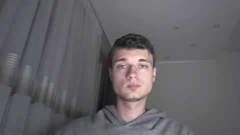 london_tomy online show from December 22, 2025, 12:29 am