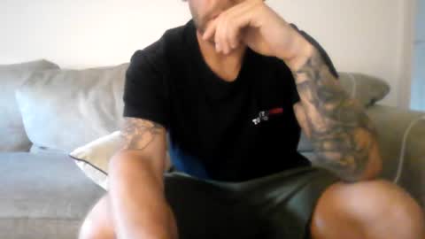 Snapshot of londonguy5678910 chatting on June 20, 2026, 7:38 pm londonguy5678910 online show from June 20, 2026, 7:38 pm