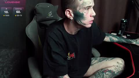 Chris online show from November 2, 2025, 1:02 pm