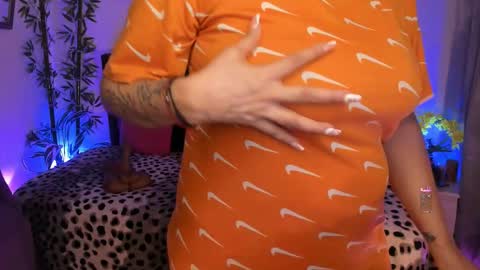 Jennifer  online show from January 9, 2026, 6:42 pm