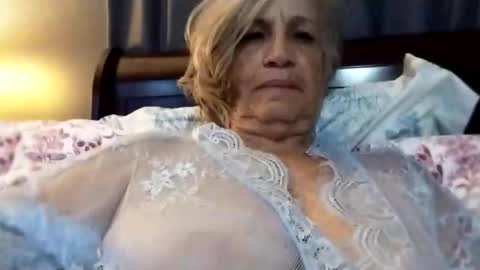 Snapshot of lonelylana1955 chatting on October 17, 2025, 1:42 am lonelylana1955 online show from October 17, 2025, 1:42 am