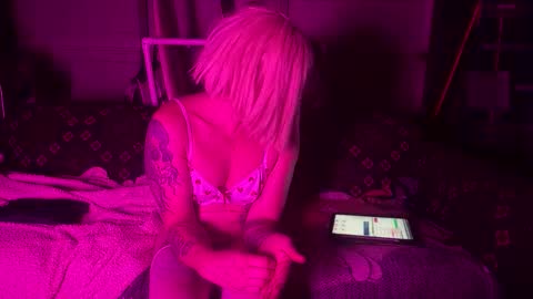 longbeachcd69 online show from January 10, 2026, 1:35 pm