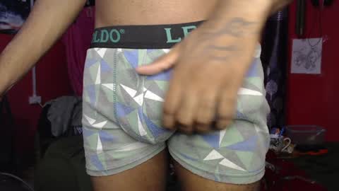 Snapshot of longdickservice01 chatting on December 19, 2024, 10:02 am professionalbreastsucker online show from December 19, 2024, 10:02 am