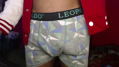 Snapshot of longdickservice01 chatting on January 19, 2025, 9:44 am professionalbreastsucker online show from January 19, 2025, 9:44 am