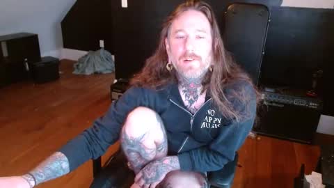 longhair online show from December 20, 2024, 4:46 pm