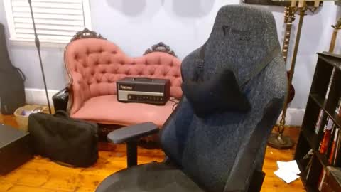 longhair online show from September 14, 2025, 11:59 pm