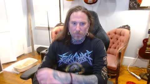 longhair online show from November 24, 2025, 12:54 am