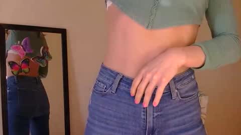 Snapshot of longlegstammy chatting on May 14, 2026, 1:29 pm Cutenurse91 online show from May 14, 2026, 1:29 pm
