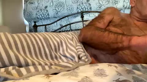 Snapshot of longshank09 chatting on January 9, 2025, 2:40 pm longshank09 online show from January 9, 2025, 2:40 pm