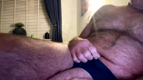 Snapshot of longshank09 chatting on February 9, 2025, 2:06 am longshank09 online show from February 9, 2025, 2:06 am