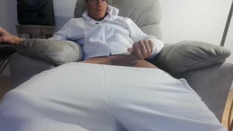 Seamus Love online show from March 8, 2025, 3:50 am