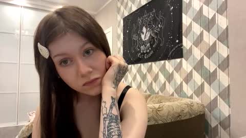 EVA online show from October 23, 2025, 5:51 am