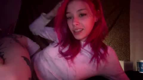 lookingforlona online show from December 1, 2025, 3:06 pm